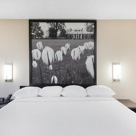 Super 8 By Wyndham Charlottesville Exterior foto