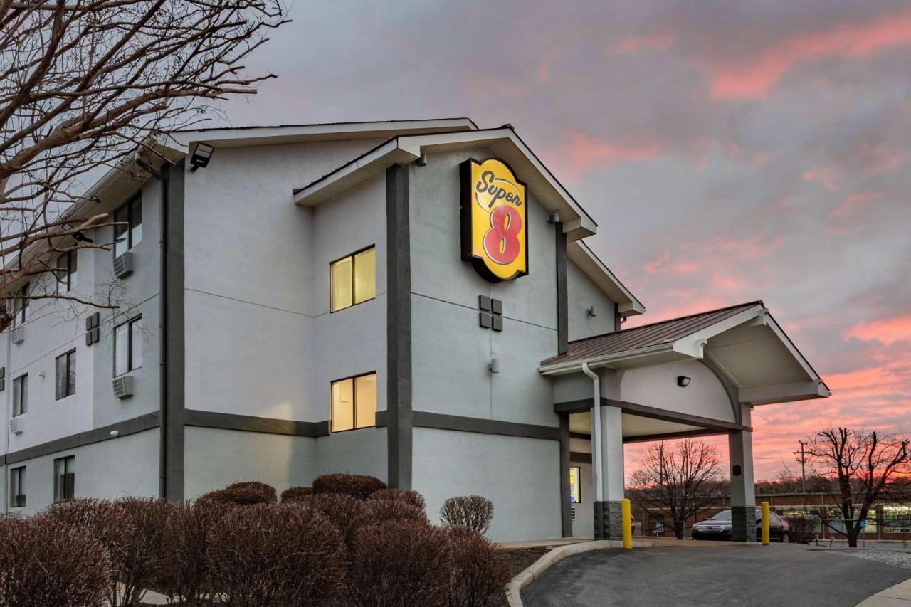 Super 8 By Wyndham Charlottesville Exterior foto